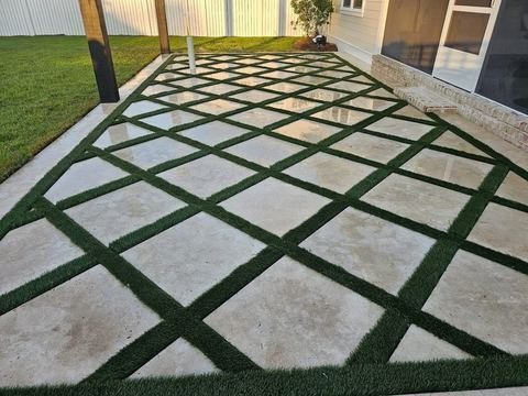 Paver patio and courtyard built by Fénix Paver Landscape, Destin FL