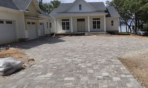Paver driveway installation by Fénix Paver Landscape, Santa Rosa Beach FL