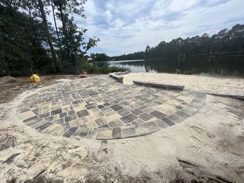 Paver patio and courtyard built by Fénix Paver Landscape, Santa Rosa Beach FL