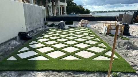 Paver patio and courtyard built by Fénix Paver Landscape, Miramar Beach FL
